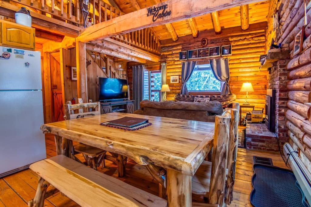 Family-Focused & Pet-Friendly Log Cabin With 4Br 2Ba Sleeps 10 Bethlehem Exterior foto